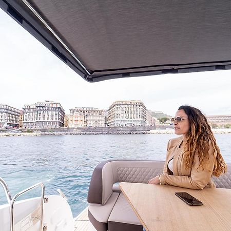 Отель Royal Art H Duomo - Napoli Centro, By Clapa Group Экстерьер фото A woman on a yacht
