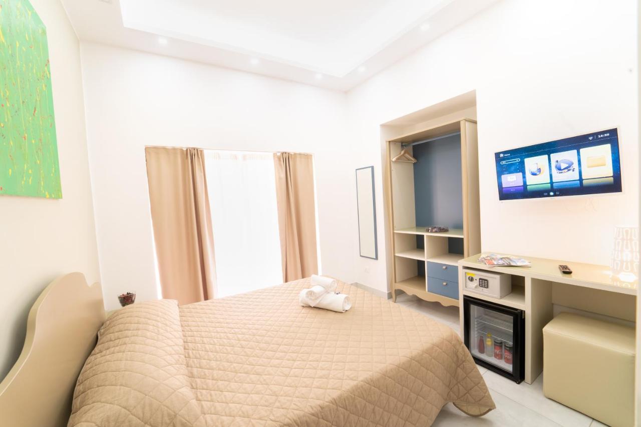 Отель Royal Art H Duomo - Napoli Centro, By Clapa Group Экстерьер фото A room at the hotel