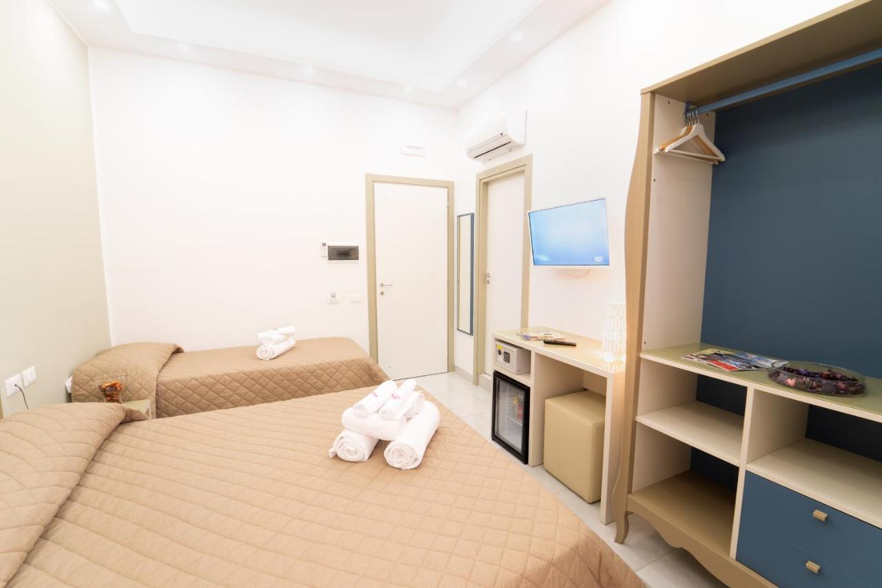 Отель Royal Art H Duomo - Napoli Centro, By Clapa Group Экстерьер фото A room at the hotel