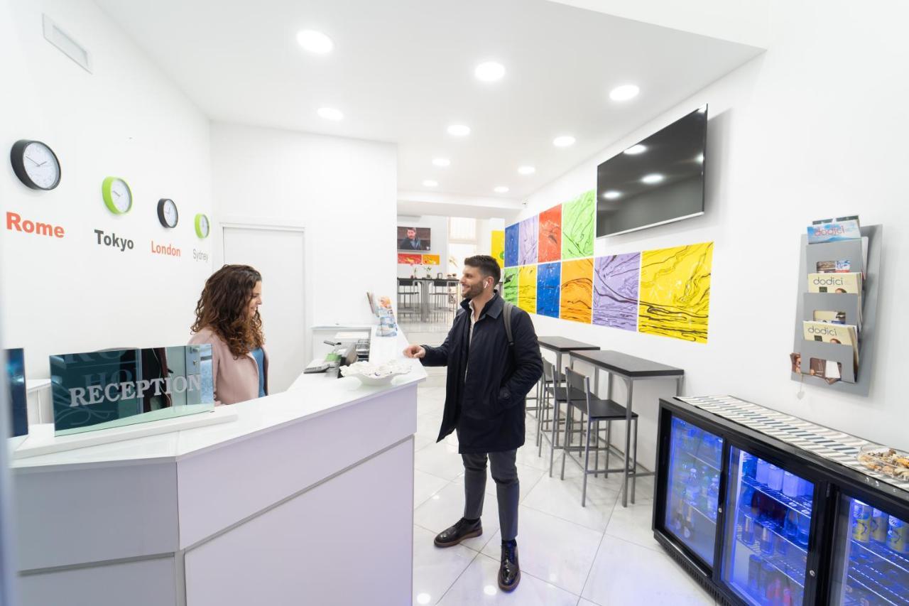 Отель Royal Art H Duomo - Napoli Centro, By Clapa Group Экстерьер фото A store in Madrid